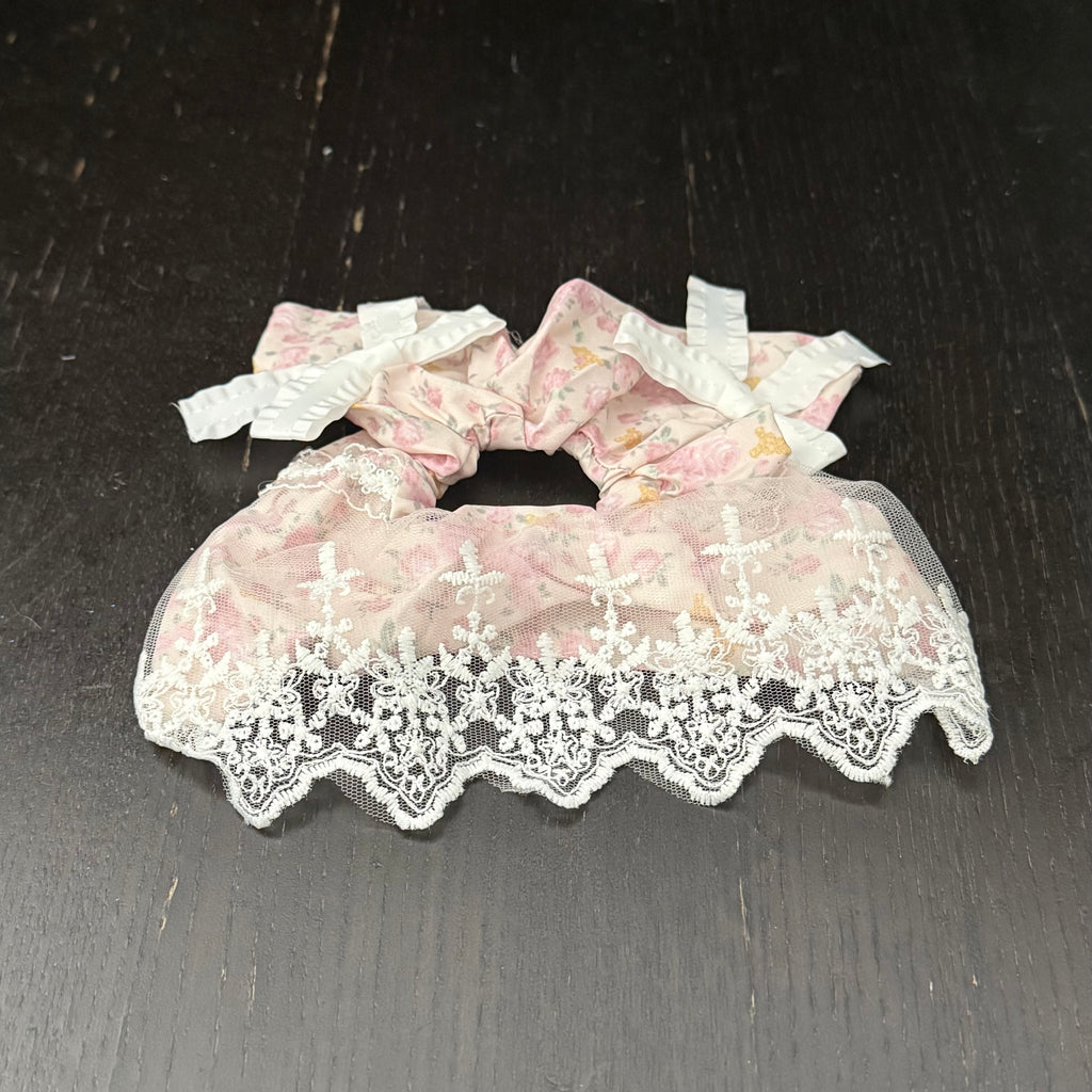 White Lace & Bow Pink Hair Tie｜白色蕾丝和蝴蝶结粉色发圈
