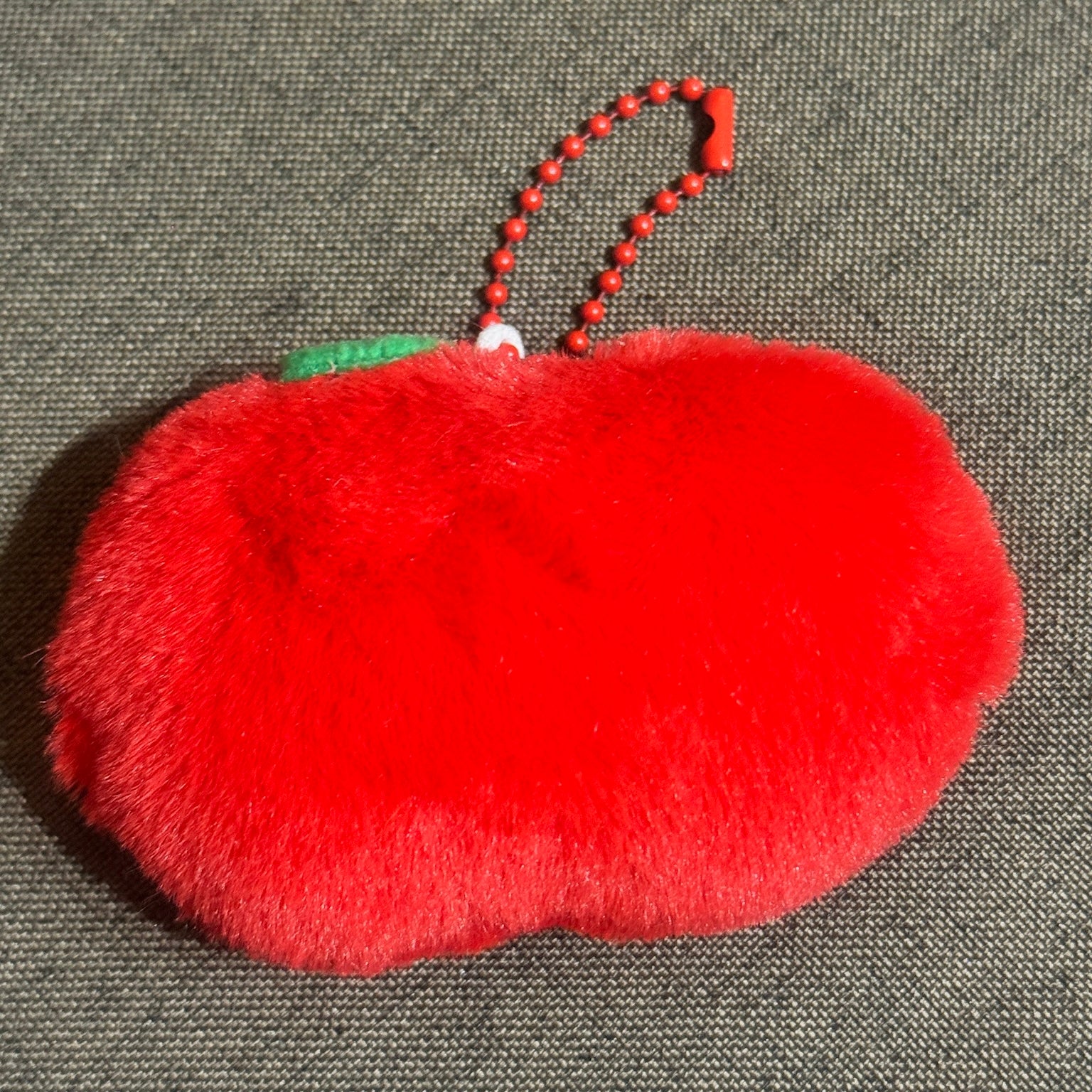 Apple Penguin Keychain｜苹果企鹅挂件