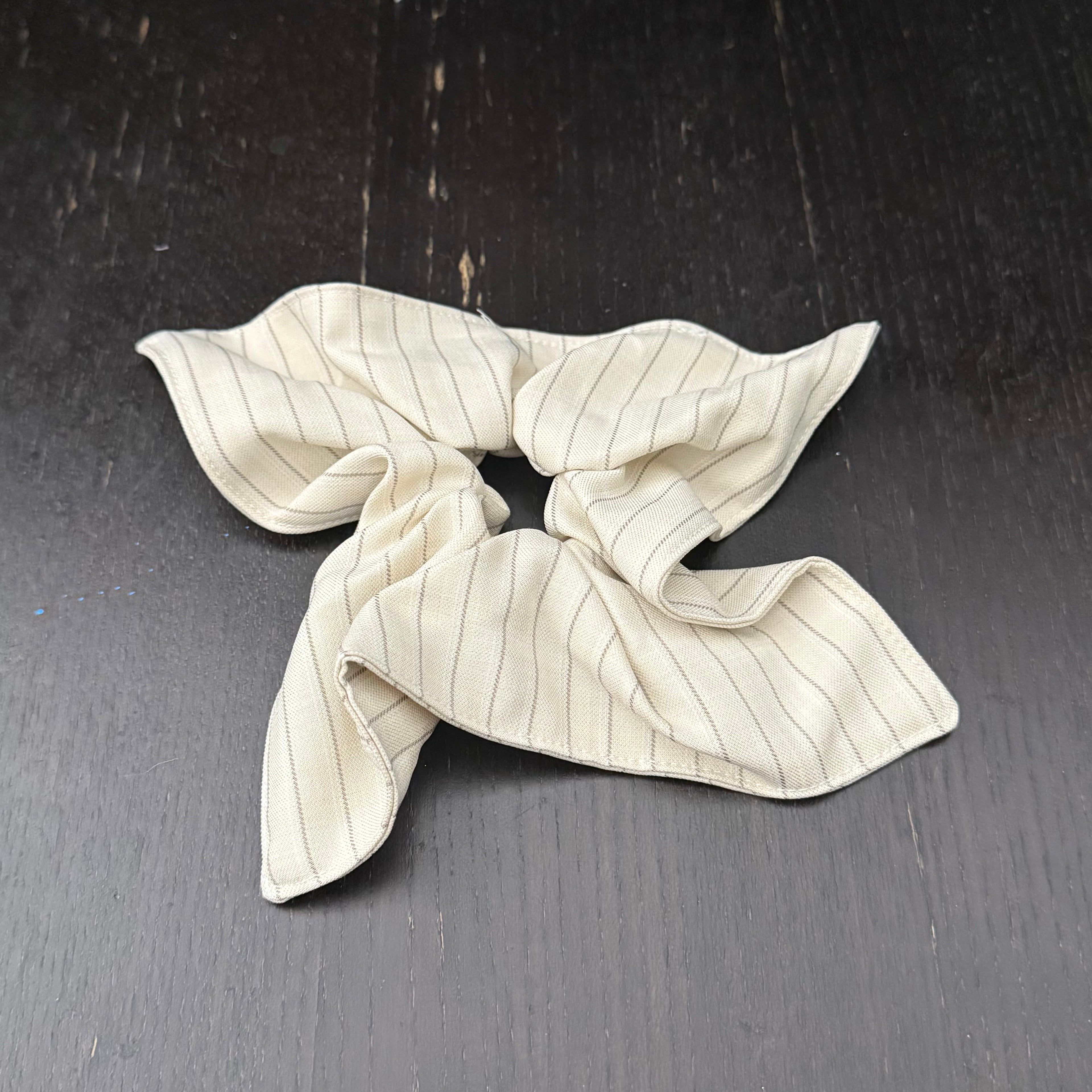 Striped White Hair Tie｜白色条纹发圈