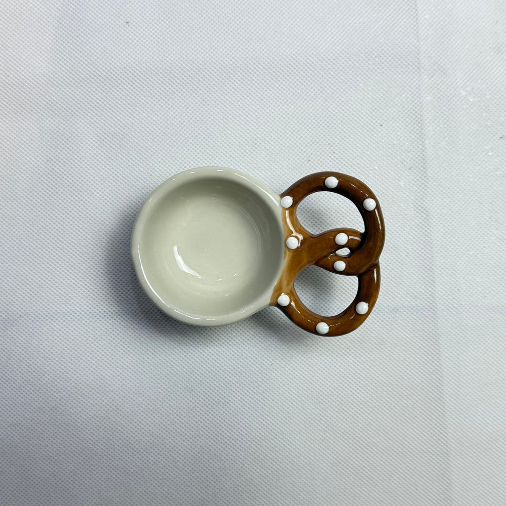 Burnt Pretzel Sauce Dish｜烧焦的碱水结酱料碟