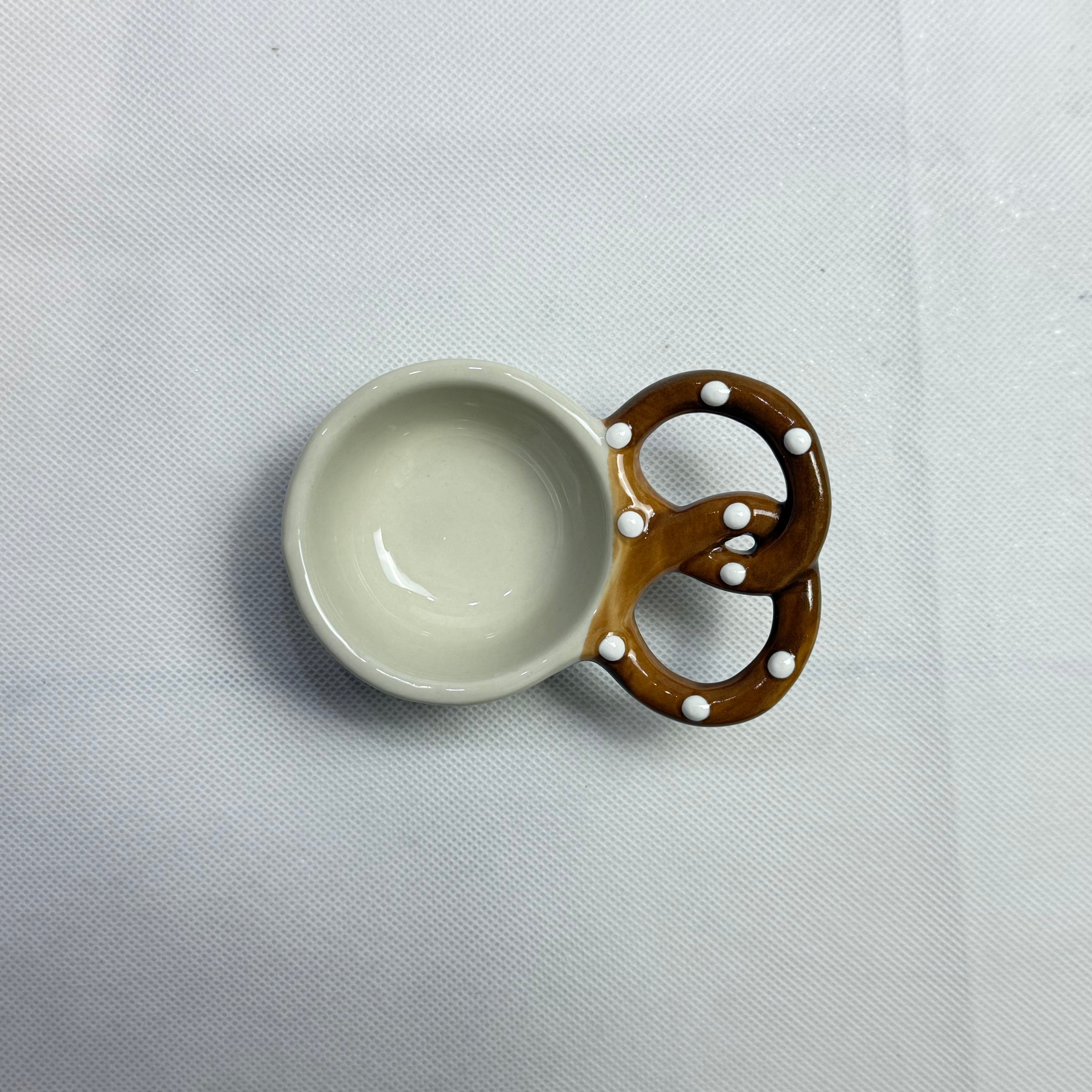 Burnt Pretzel Sauce Dish｜烧焦的碱水结酱料碟