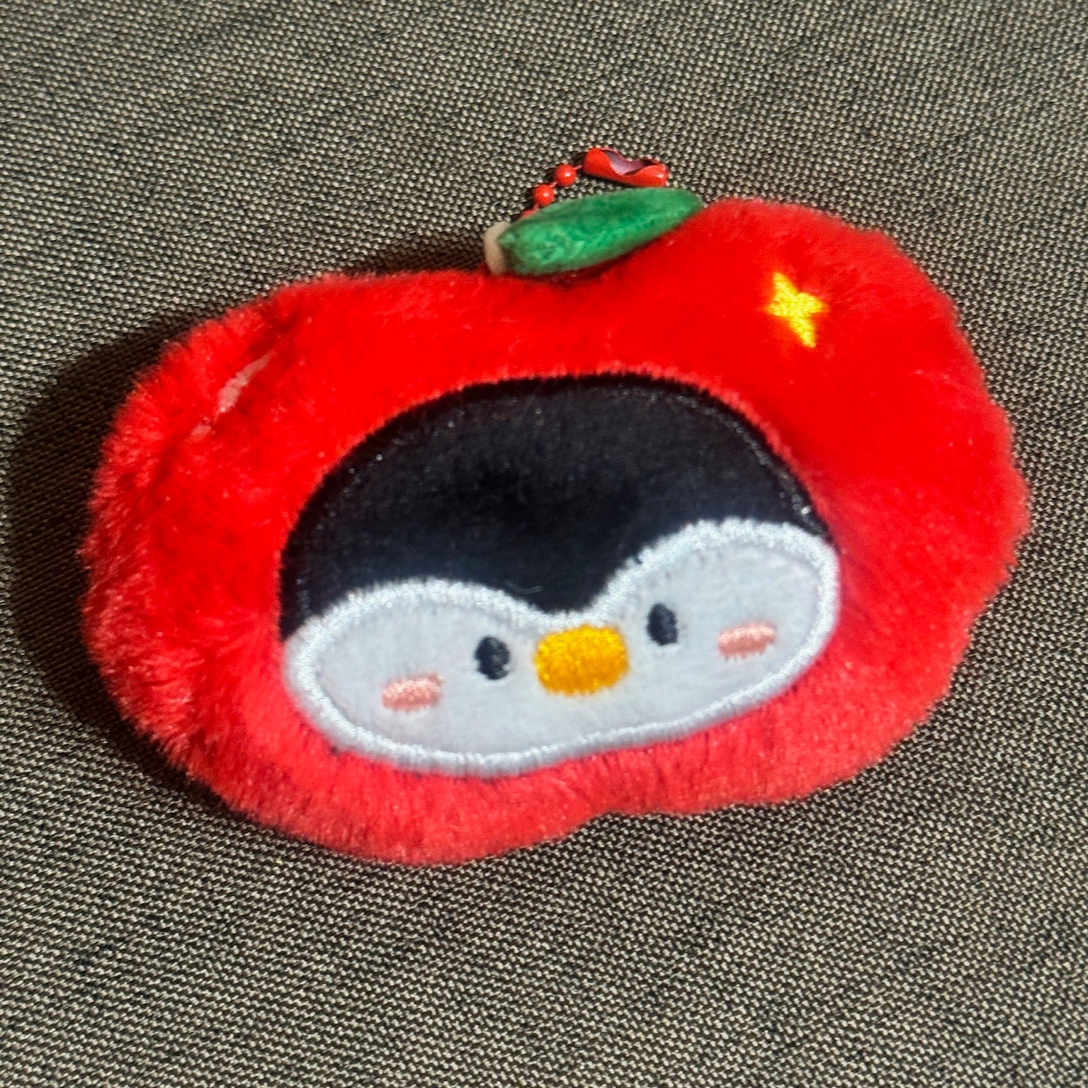 Apple Penguin Keychain｜苹果企鹅挂件