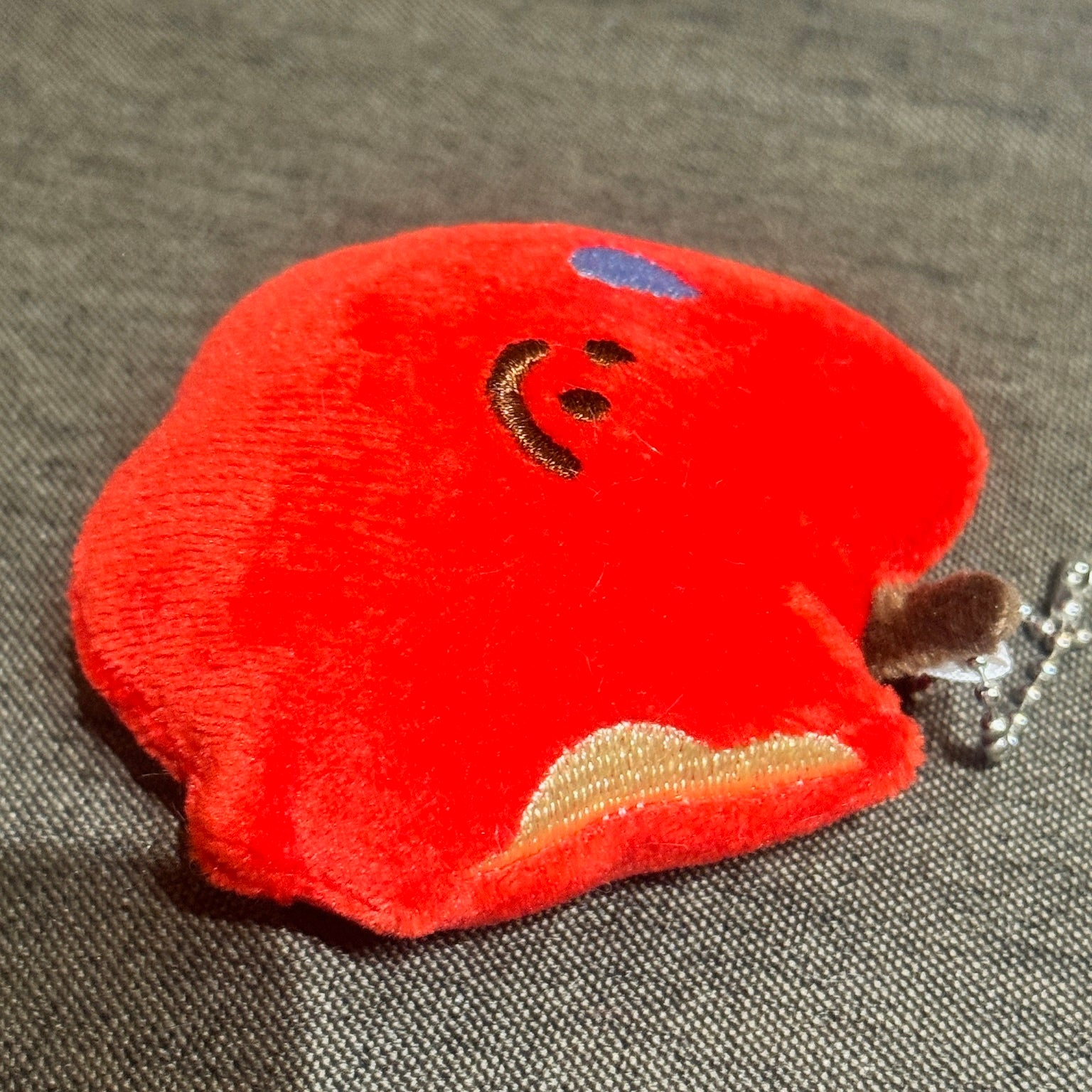 Awkward Bitten Apple Keychain｜被咬了一口的尴尬苹果挂件
