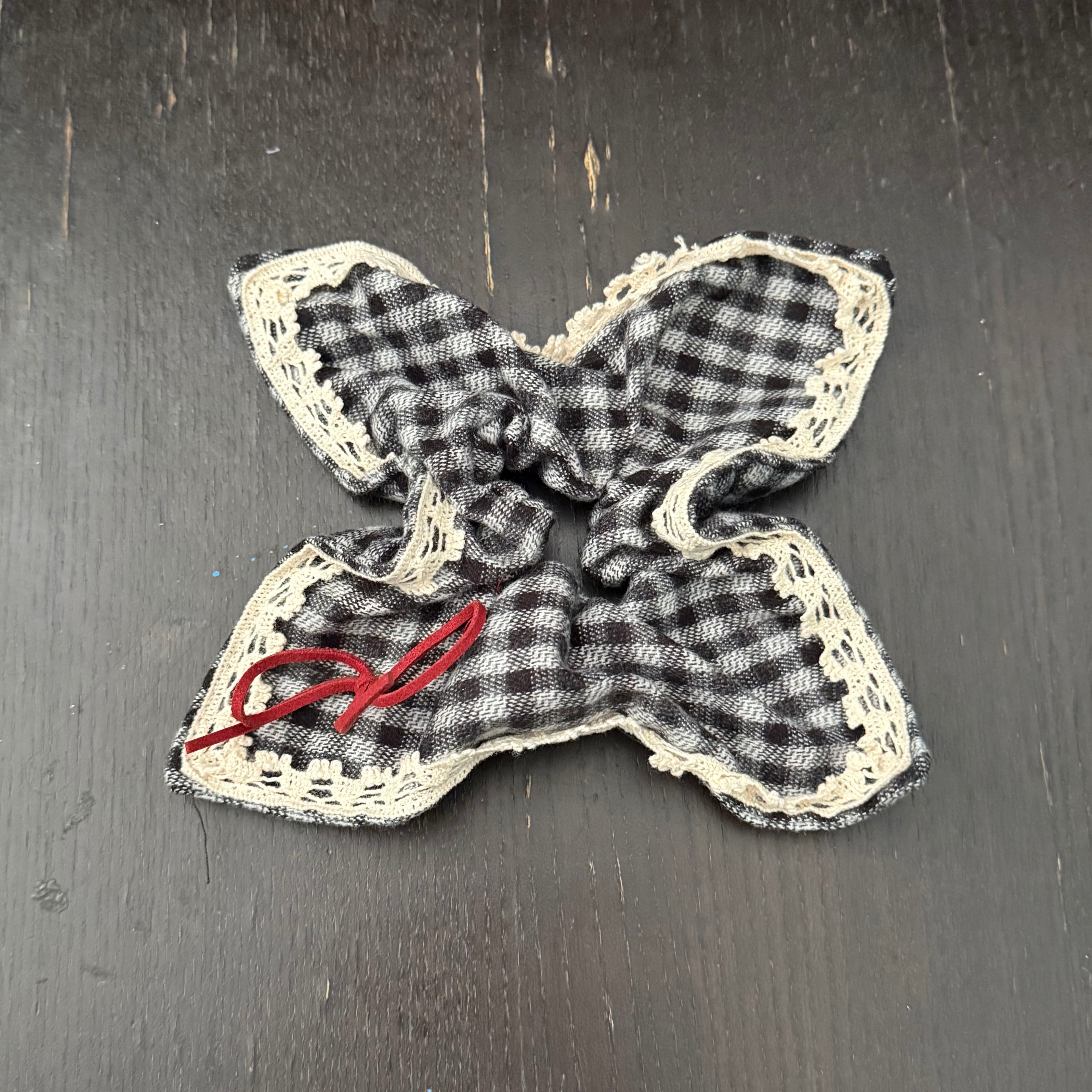 Red Bow Black & White Hair Tie｜红色蝴蝶结黑白格发圈
