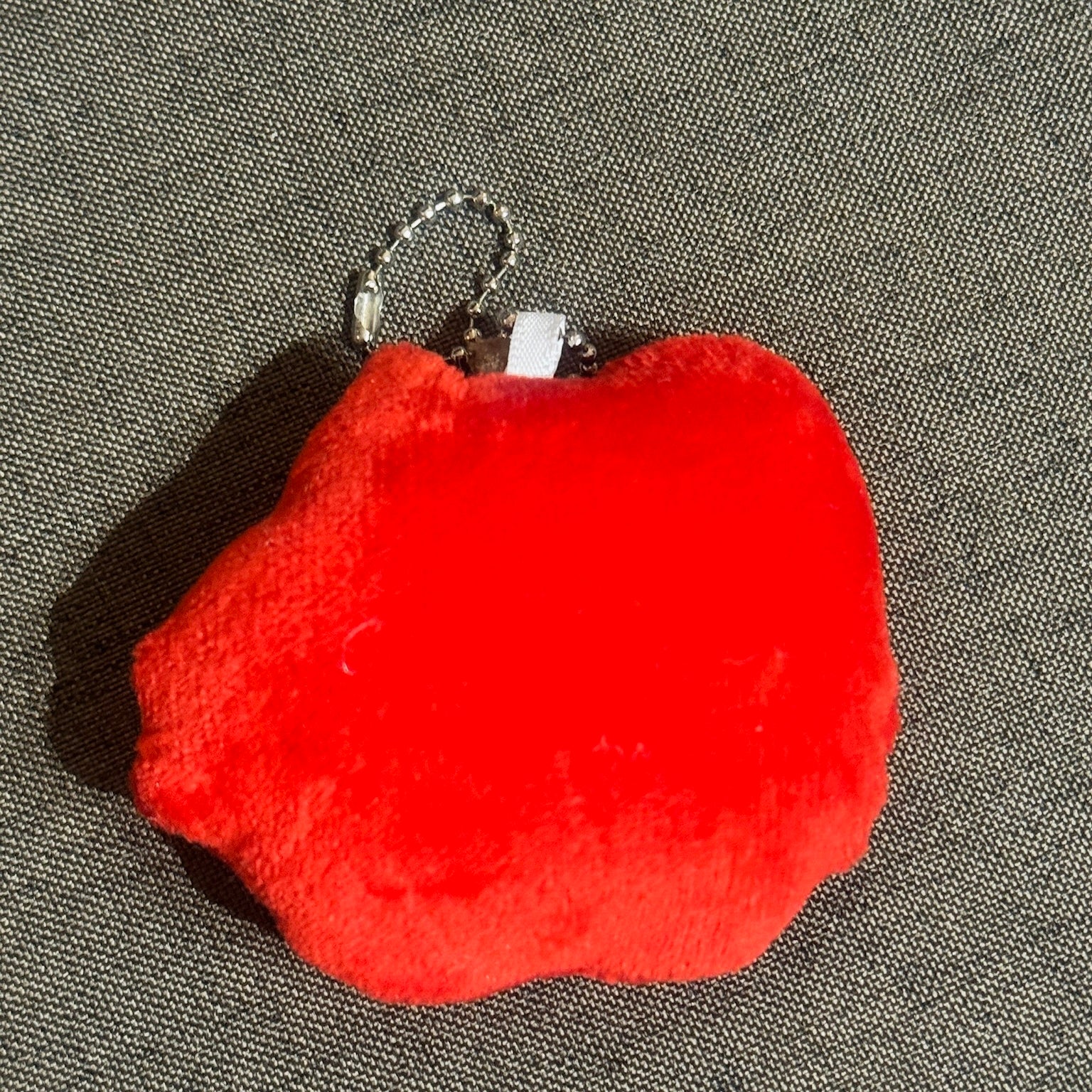 Awkward Bitten Apple Keychain｜被咬了一口的尴尬苹果挂件
