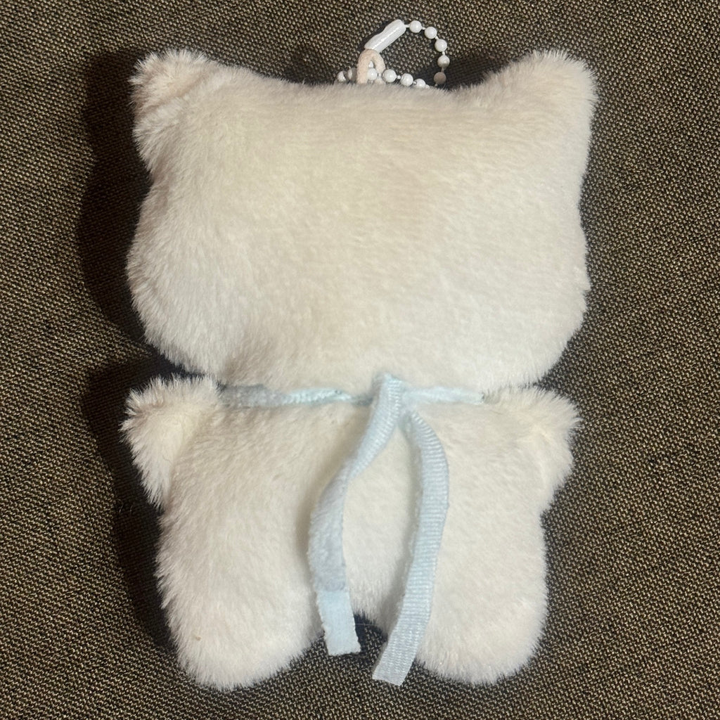 Siamese Cat with Blue Napkin Keychain｜带蓝色领巾的暹罗小猫挂件