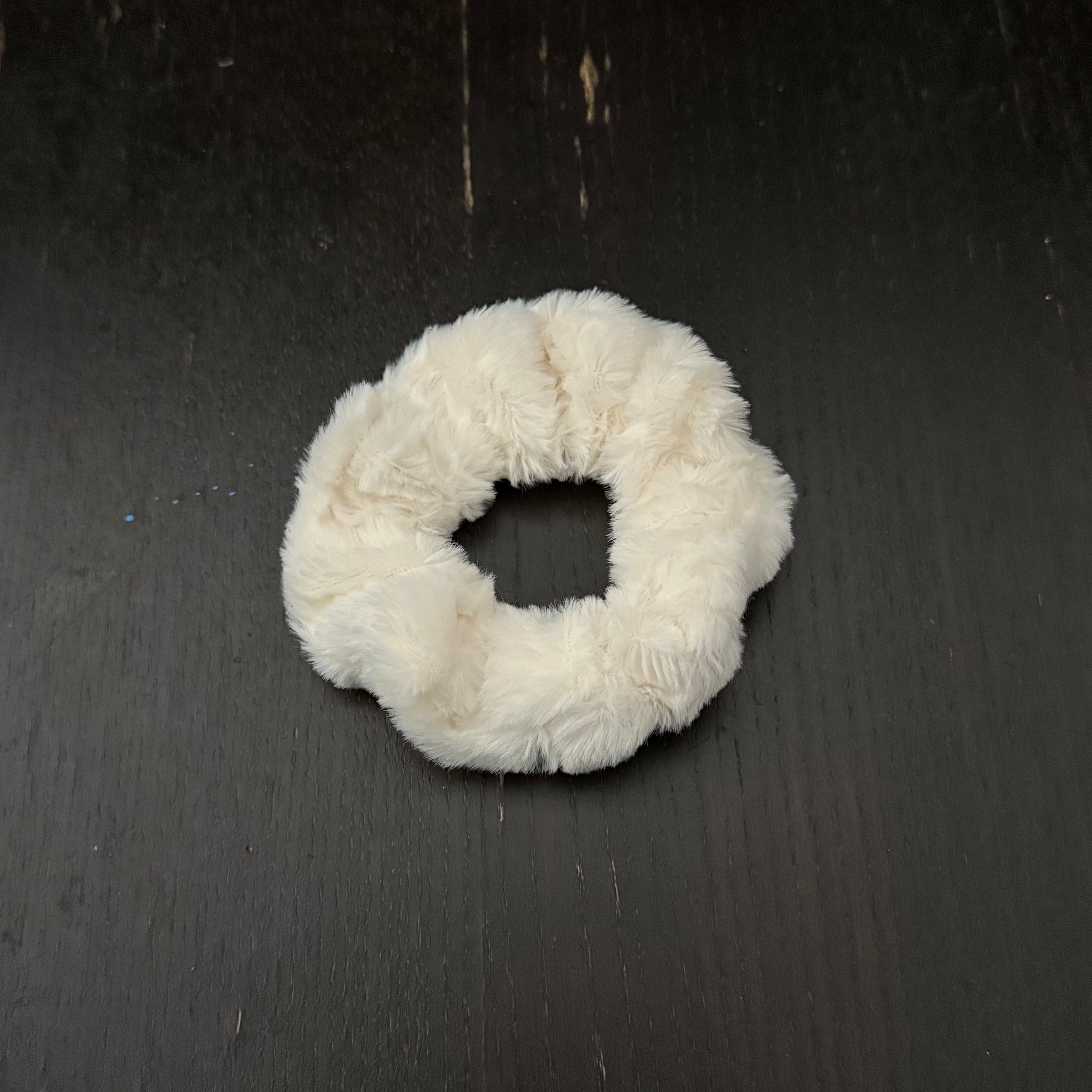Fluffy White Hair Tie｜毛茸茸的白色发圈