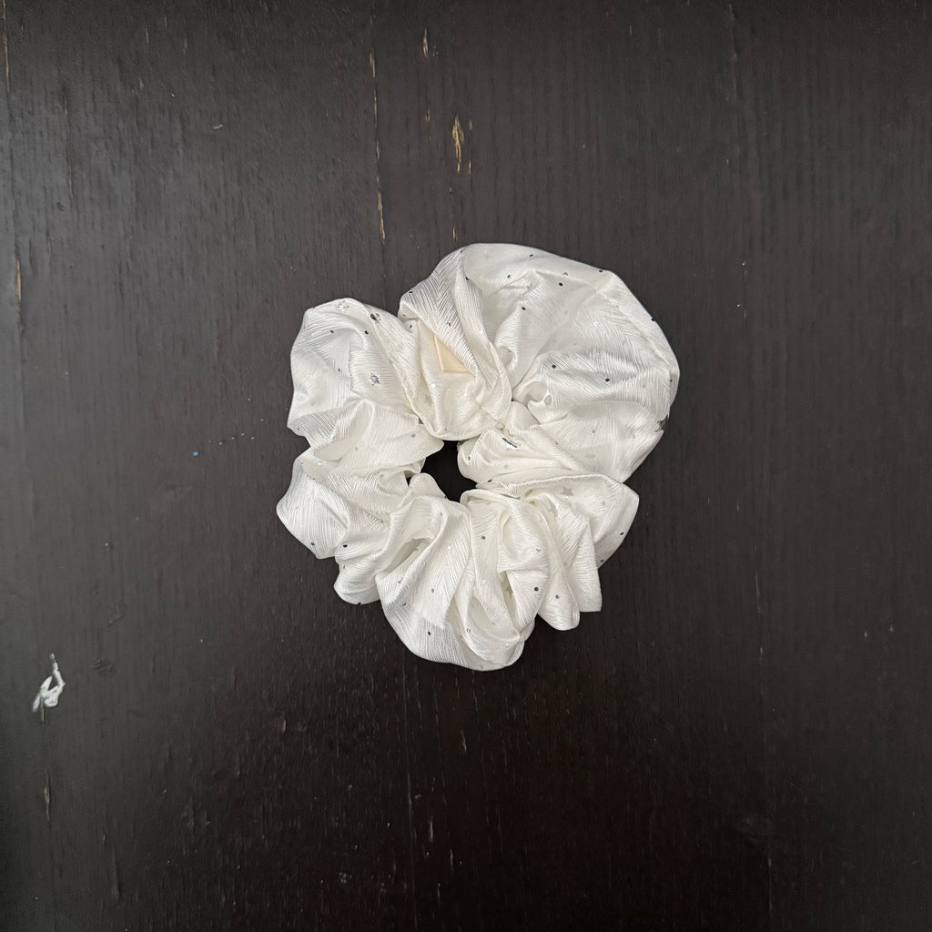 Shimmer White Hair Tie｜闪闪的白色发圈