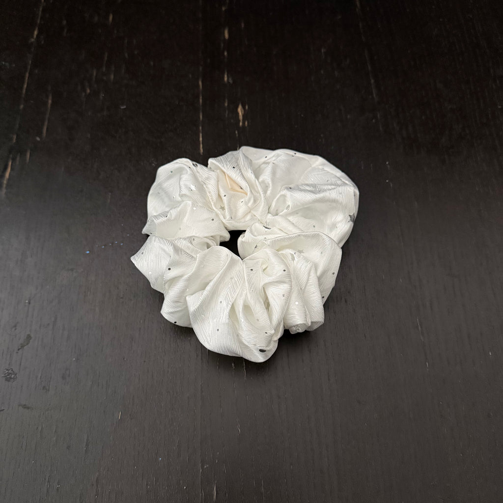 Shimmer White Hair Tie｜闪闪的白色发圈