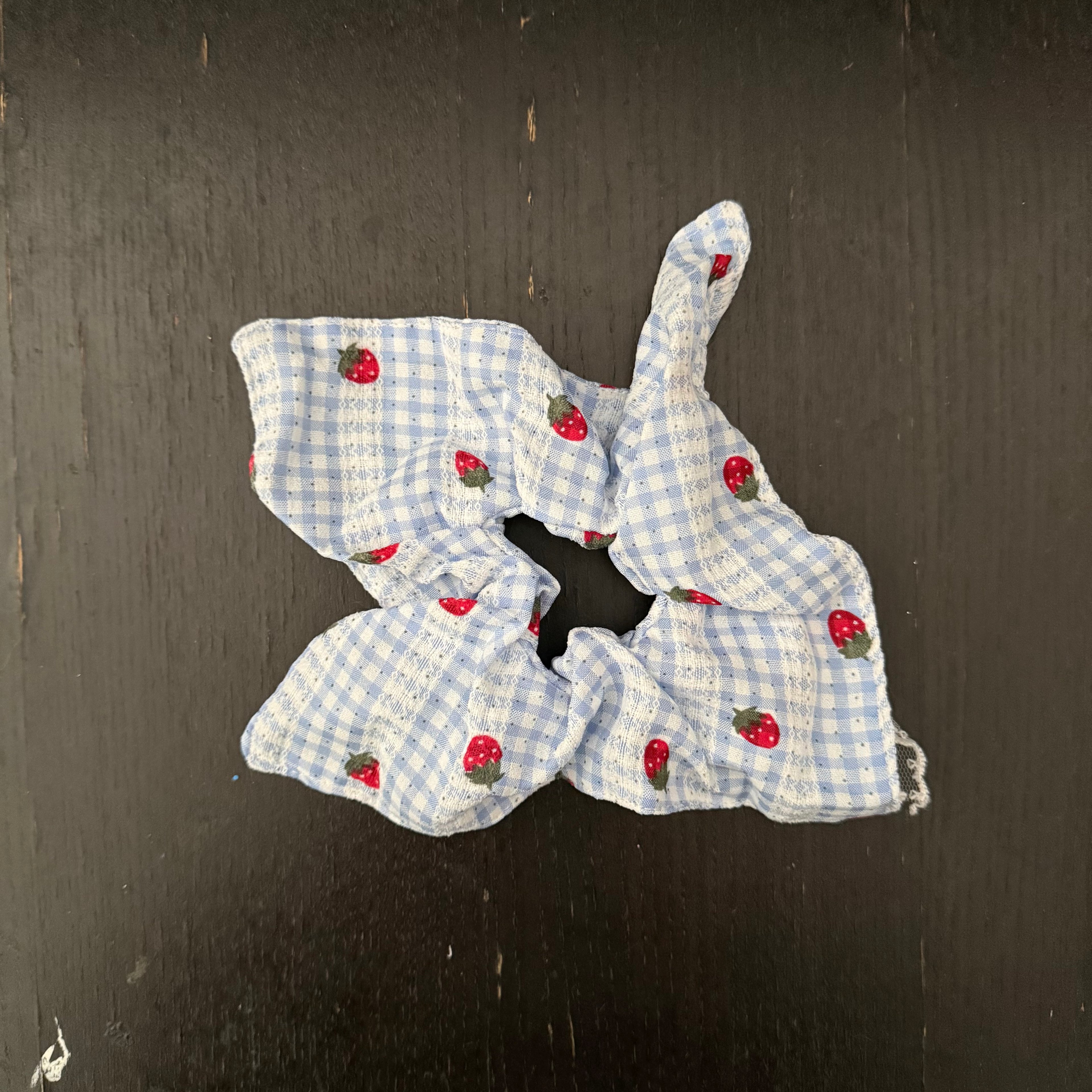 Strawberry Blue Plaid Hair Tie｜草莓蓝色格子发圈