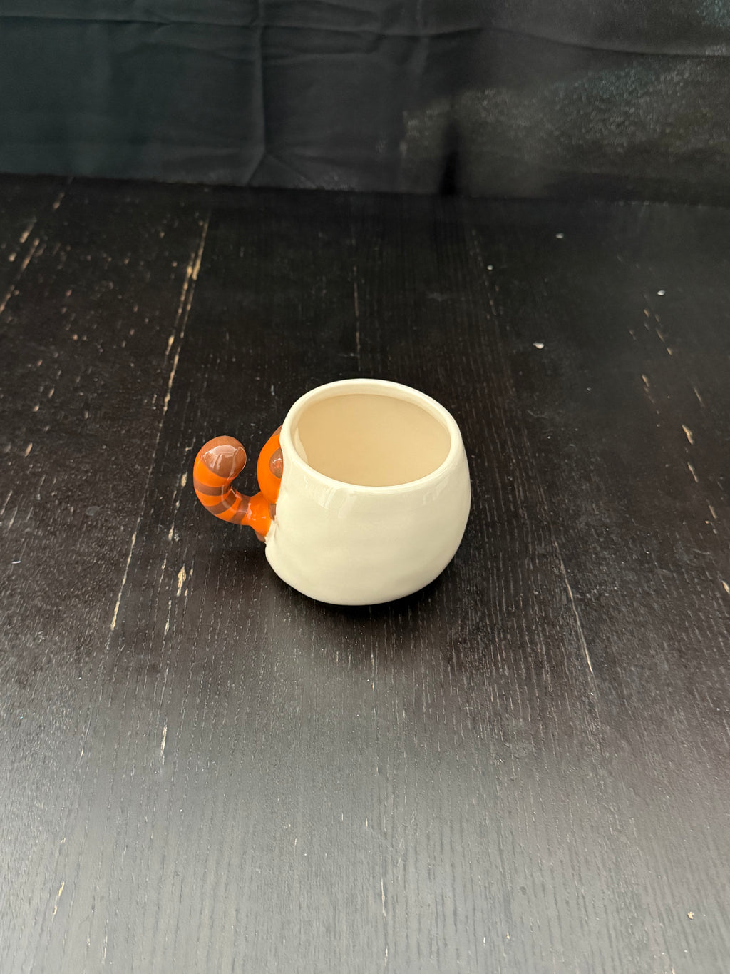 Sleeping Raccoon Mug｜埋枕头的小浣熊杯子
