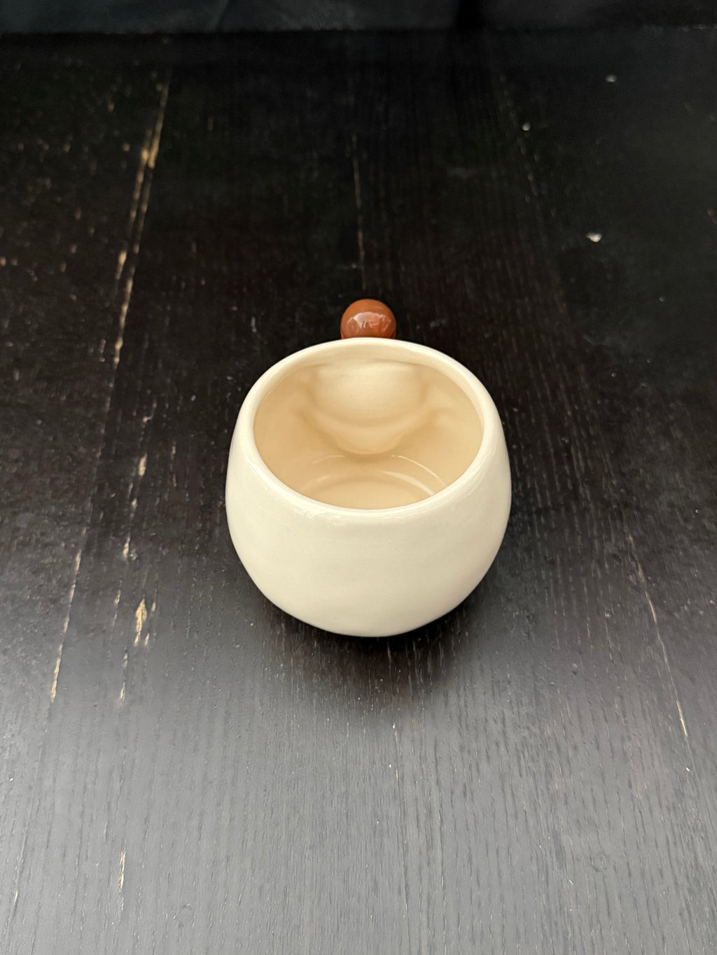Sleeping Raccoon Mug｜埋枕头的小浣熊杯子