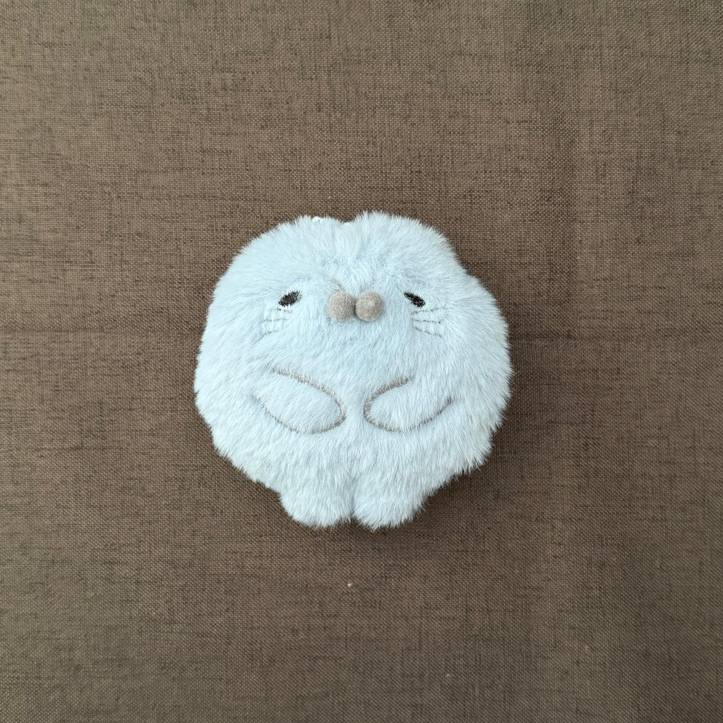 Serious Light Blue Seal Keychain｜严肃的浅蓝海豹挂件