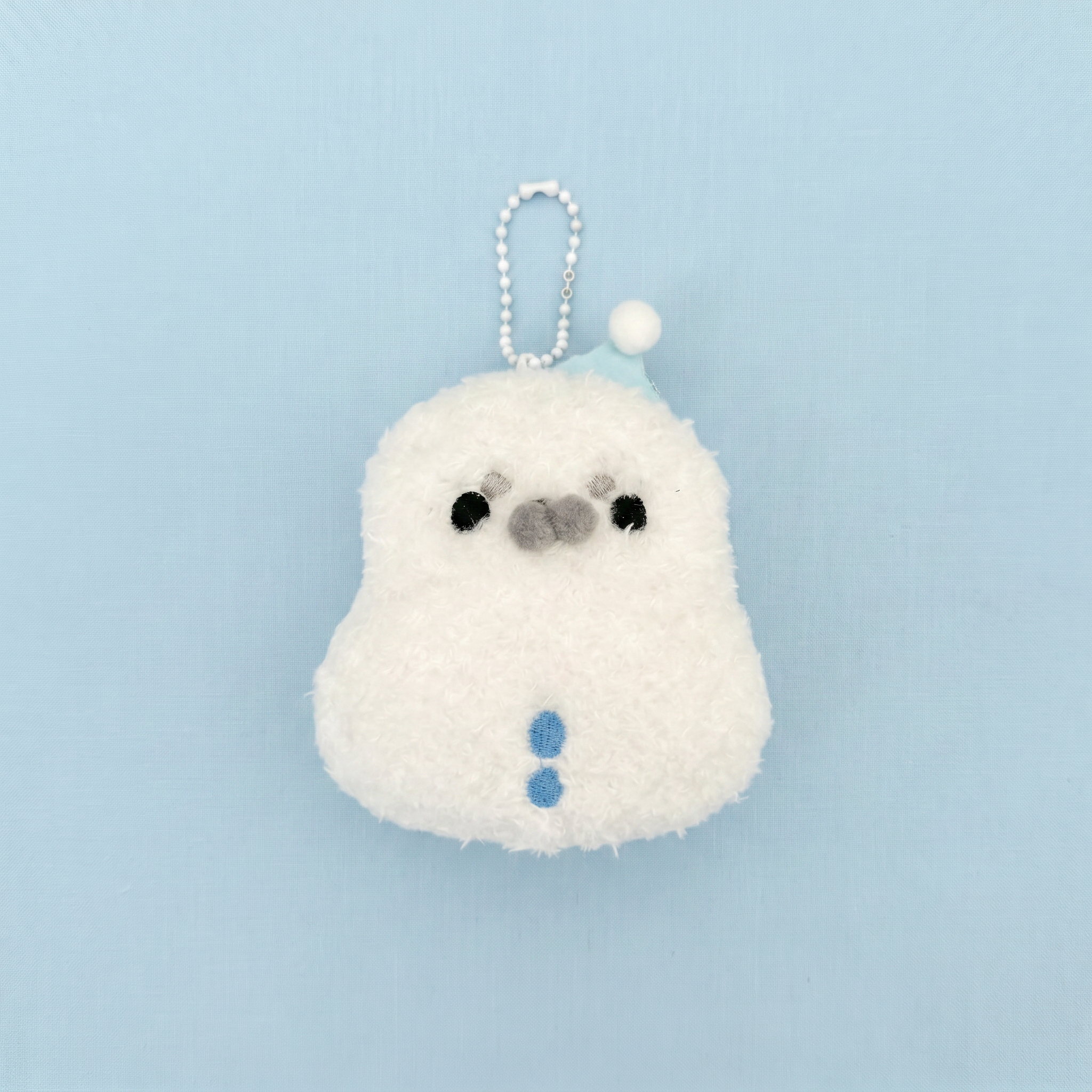 A Seal Pretending To Be A Snowman Keychain｜海豹假装雪人挂件