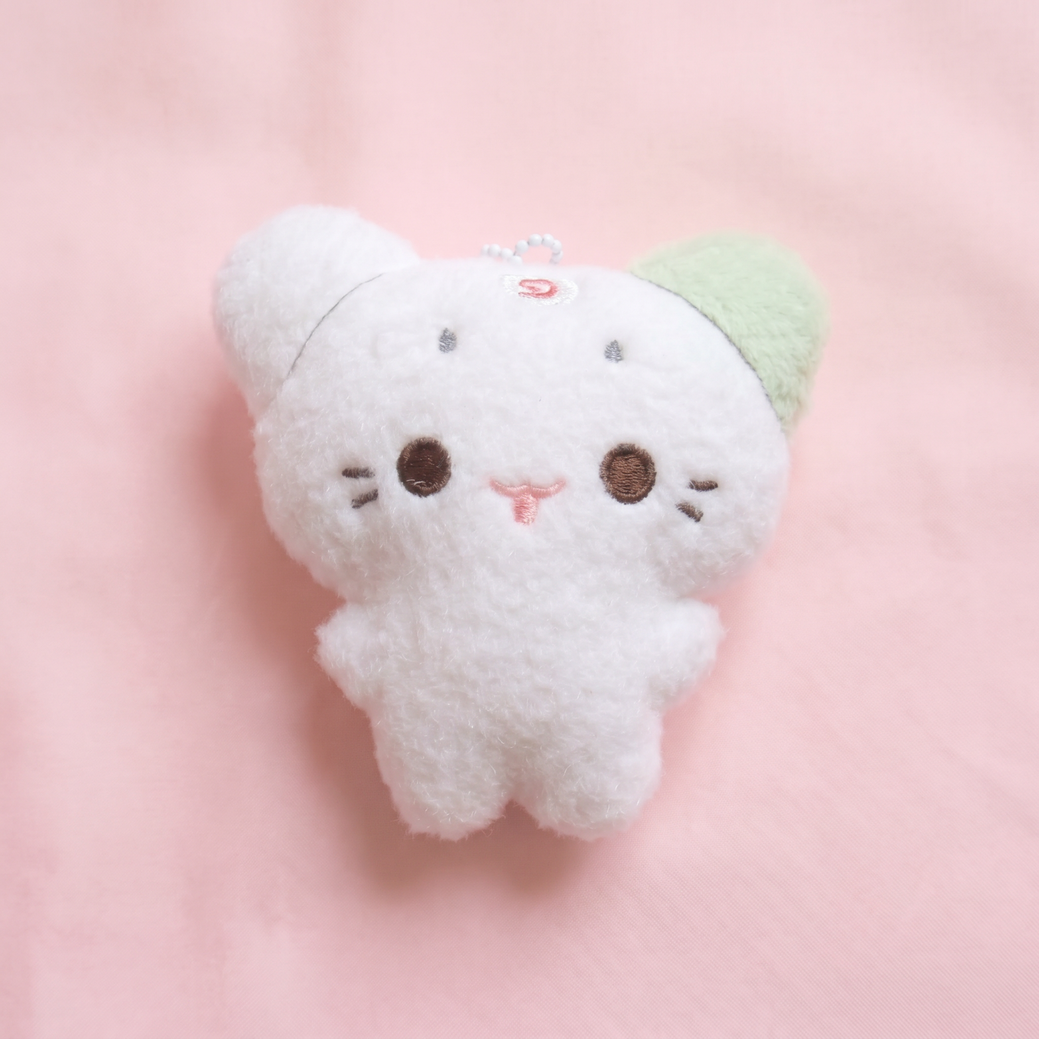 Pink Heterochromia Cat Keychain｜粉色异色耳朵小猫挂件
