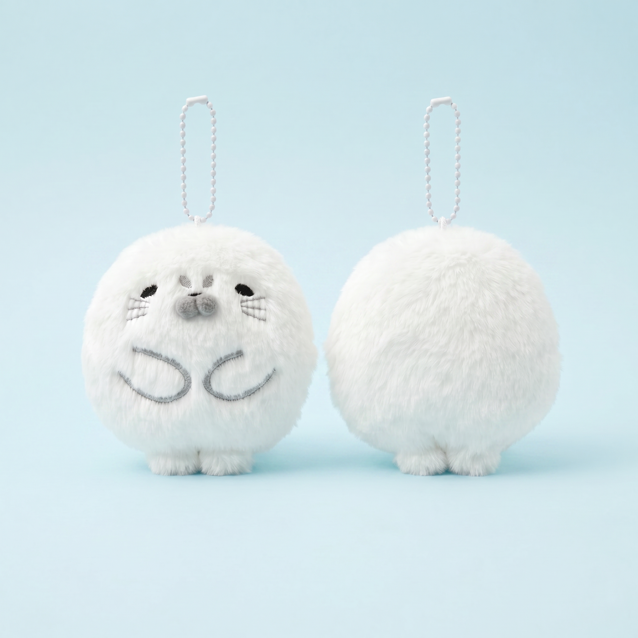 Serious White Seal Keychain｜严肃的白色海豹挂件
