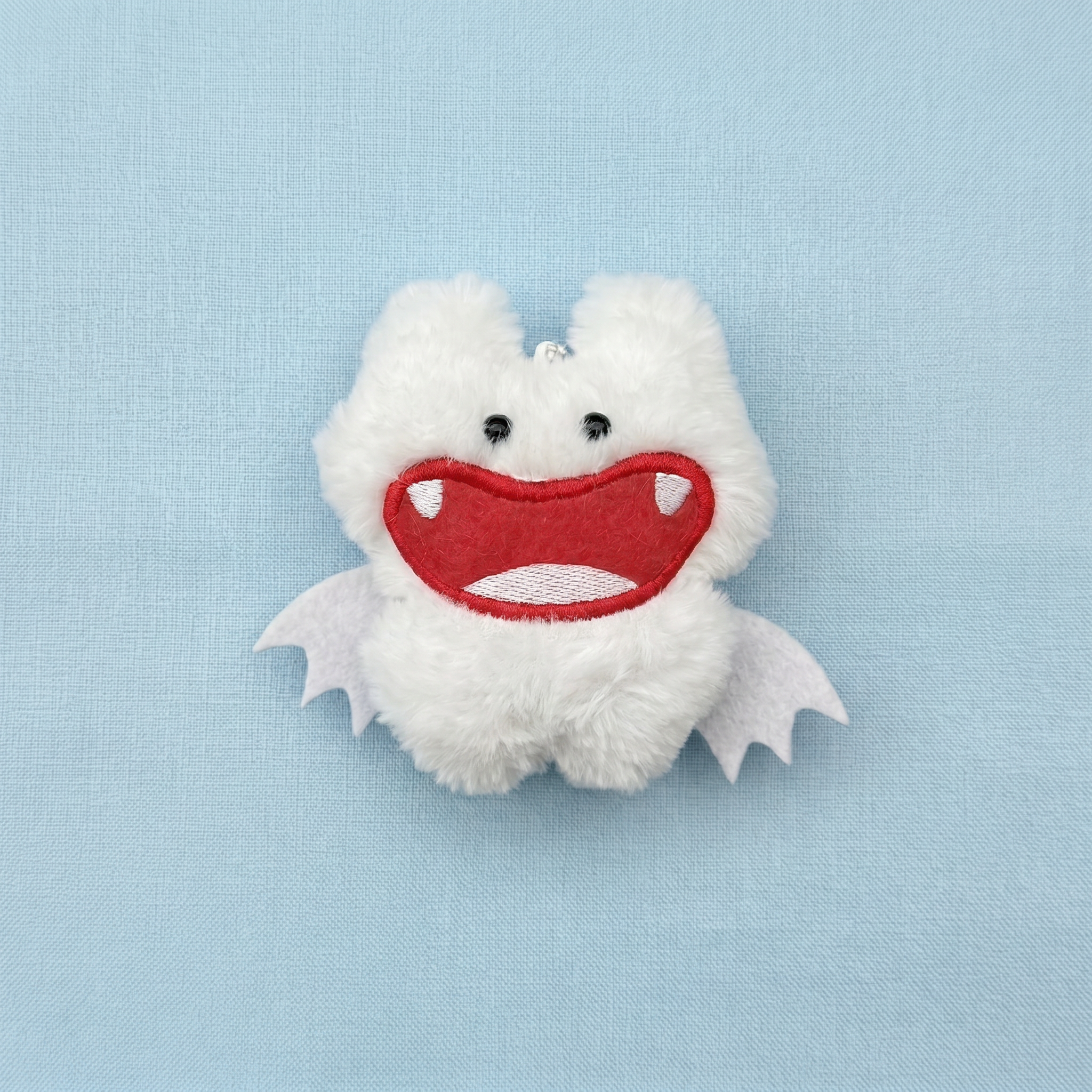 Laughing White Bat Keychain｜哈哈大笑的白色蝙蝠挂件